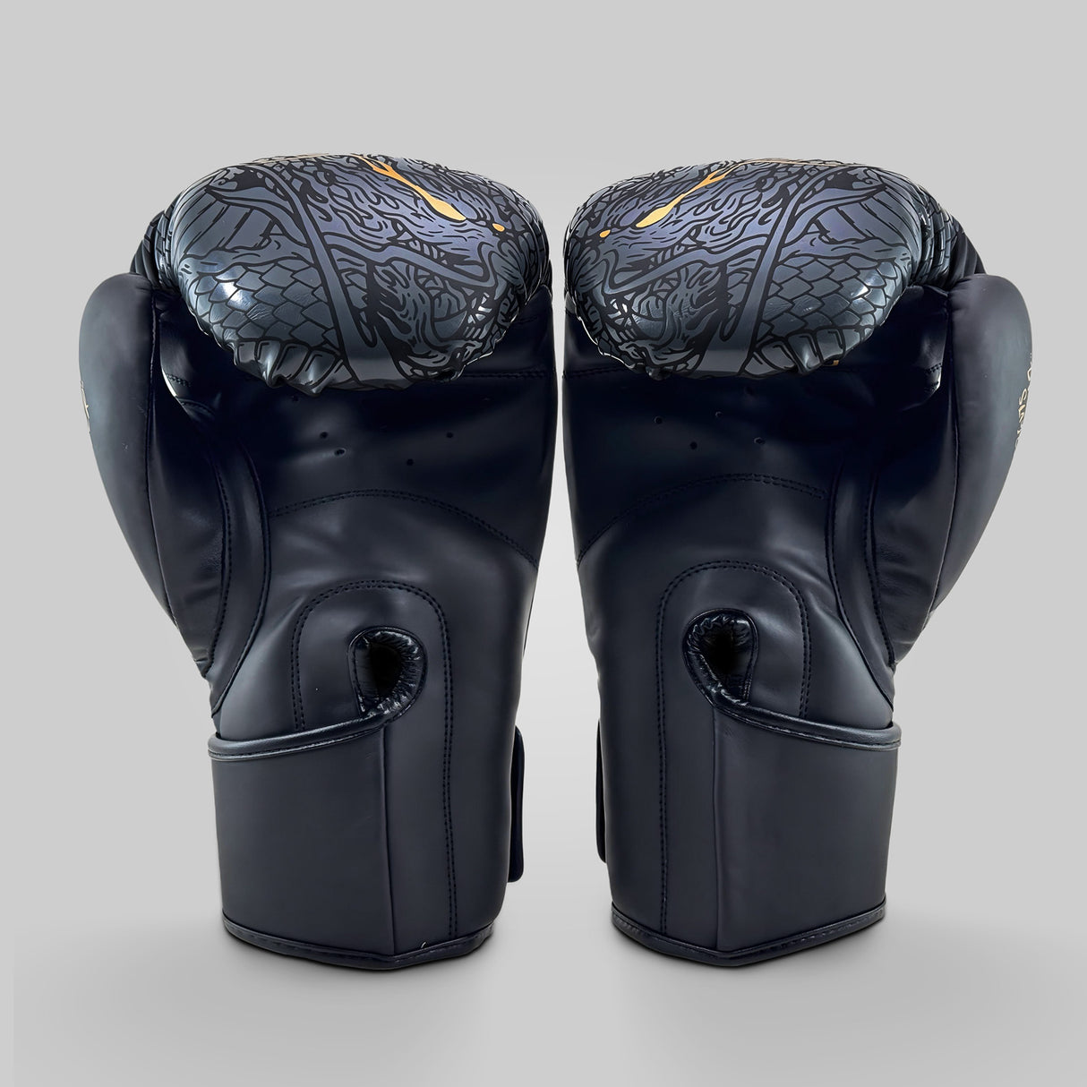 Fumetsu Dragon Slayer Boxing Gloves Black/Gold