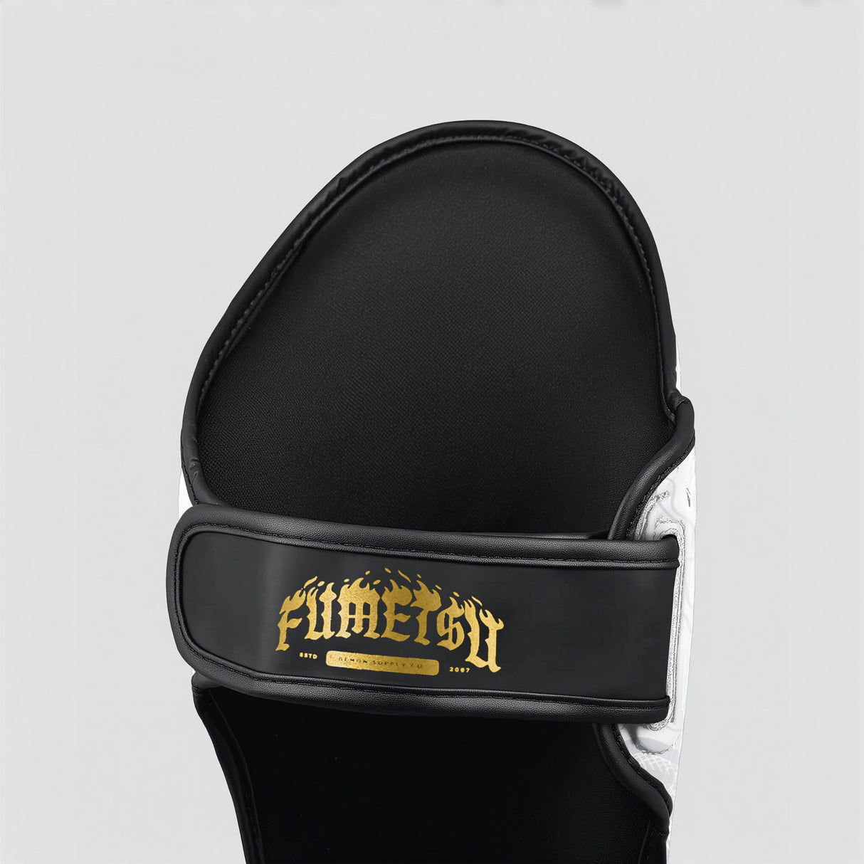 Fumetsu Oni Shin Guards White/Black/Gold