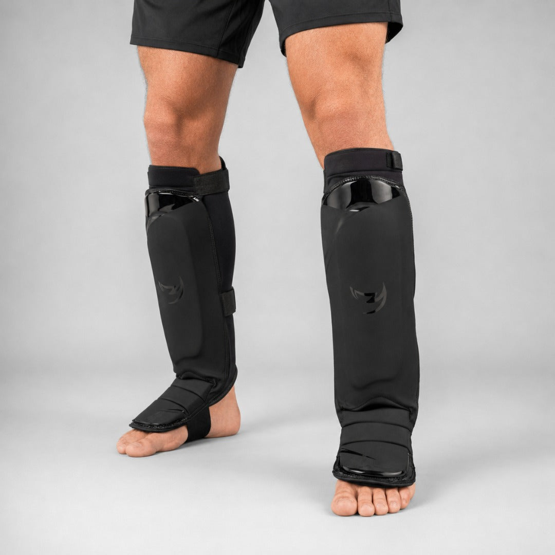 Fumetsu Ghost S3 MMA Shin Guards Black/Black Lifestyle 3