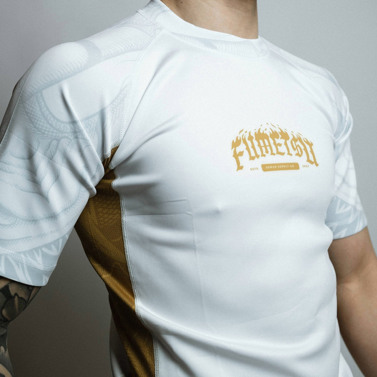 Fumetsu Oni Short Sleeve Rash Guard White/Gold/Grey