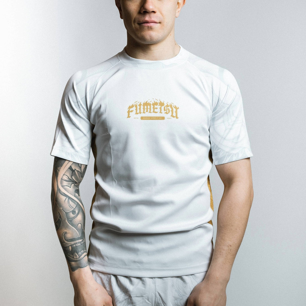 Fumetsu Oni Short Sleeve Rash Guard White/Gold/Grey
