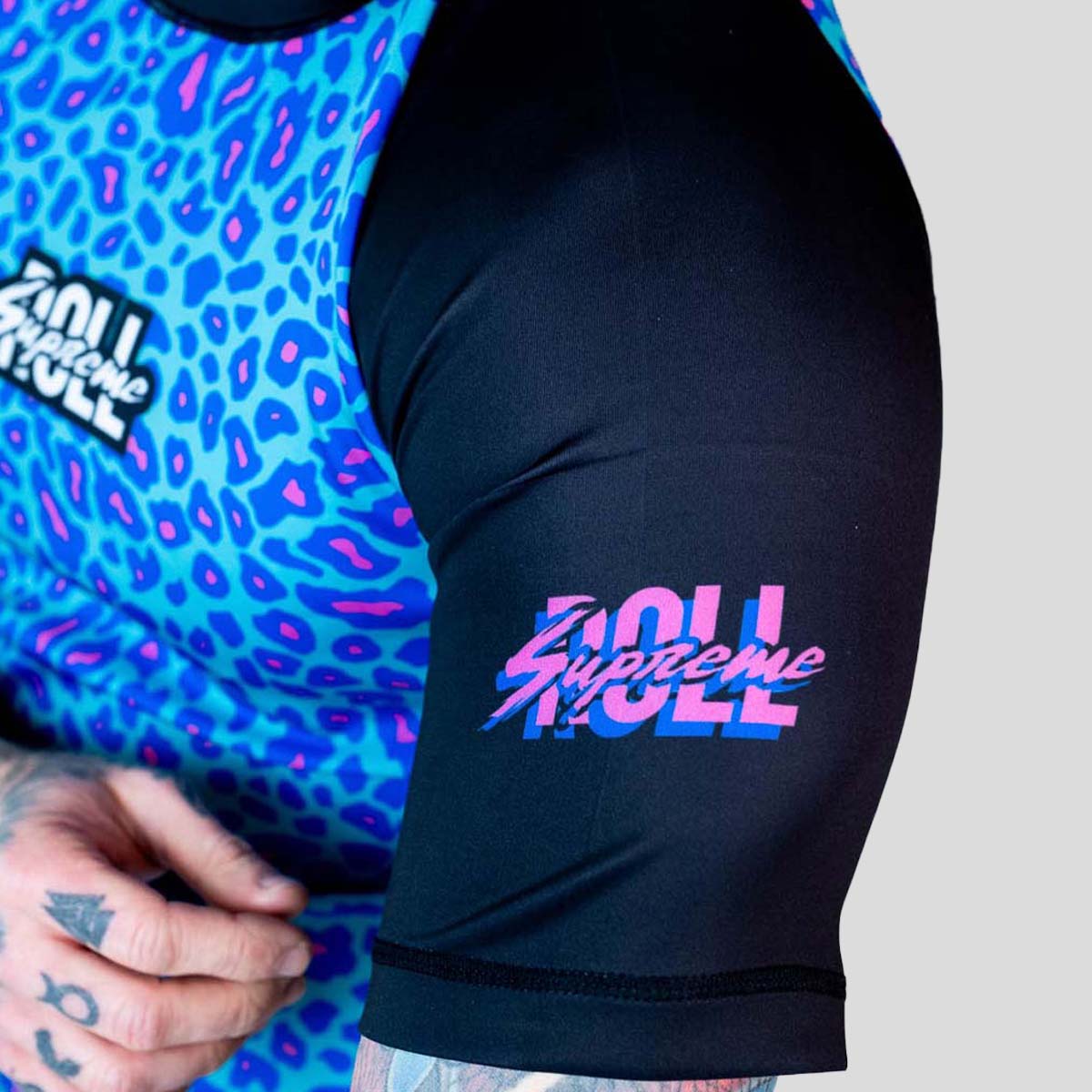 Roll Supreme The Butcher Short Sleeve Rash Guard Blue/Pink