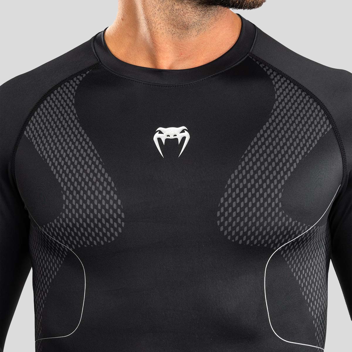Venum Nexus Long Sleeve Rash Guard Black/Silver