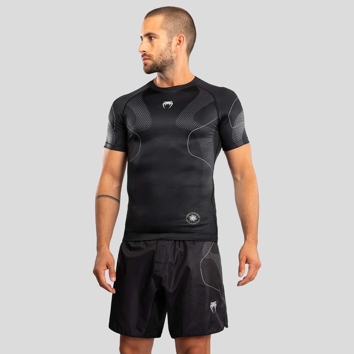Venum Nexus Short Sleeve Rash Guard Black/Silver