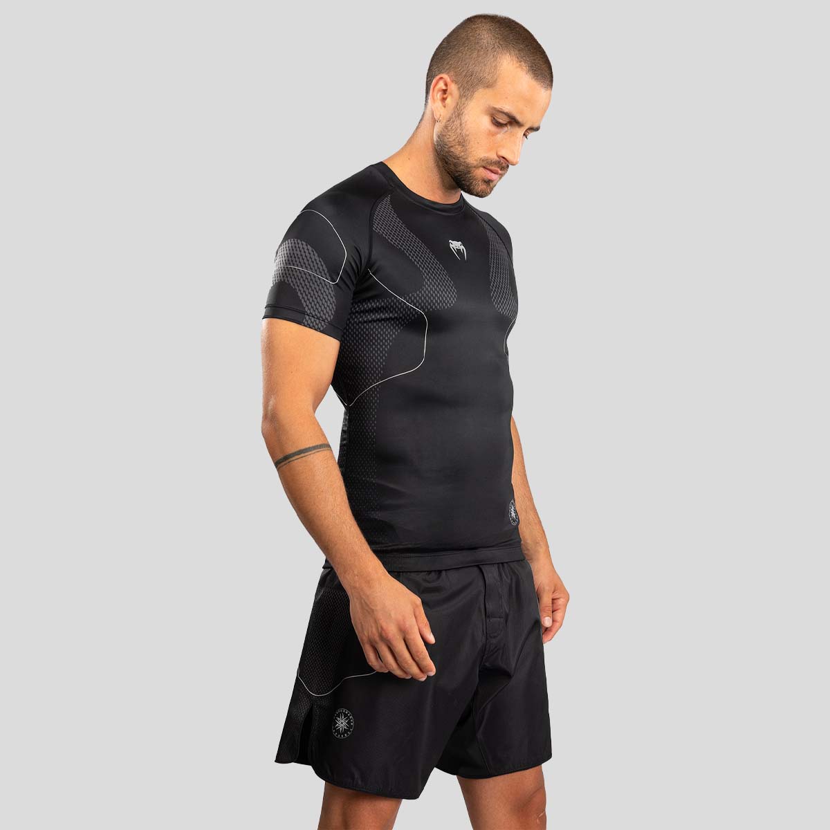 Venum Nexus Short Sleeve Rash Guard Black/Silver