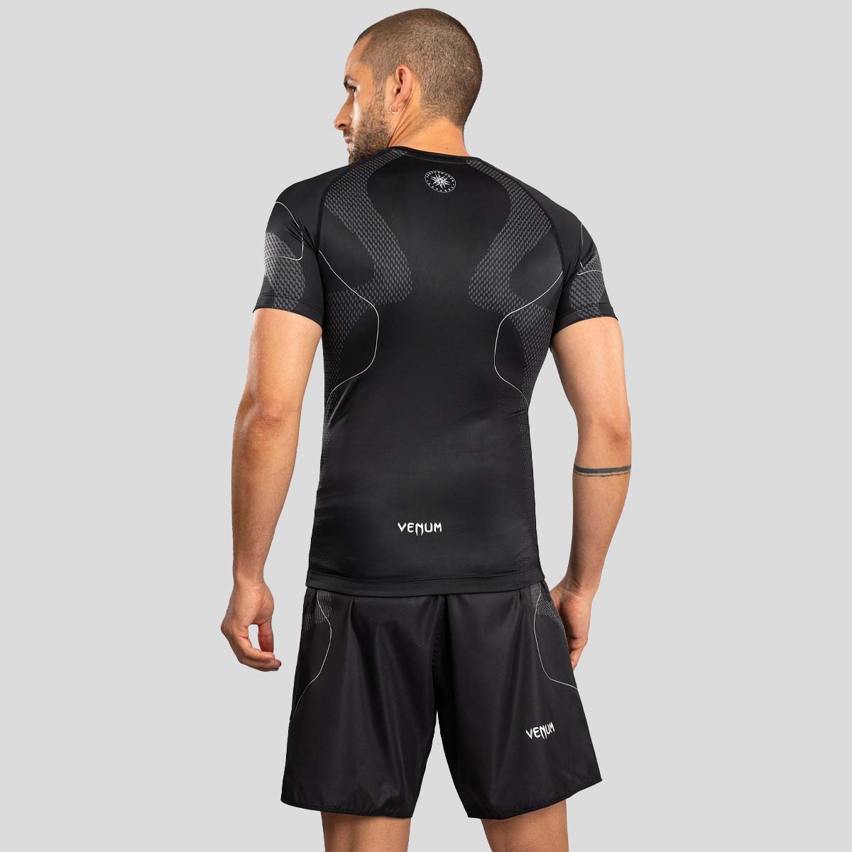Venum Nexus Short Sleeve Rash Guard Black/Silver