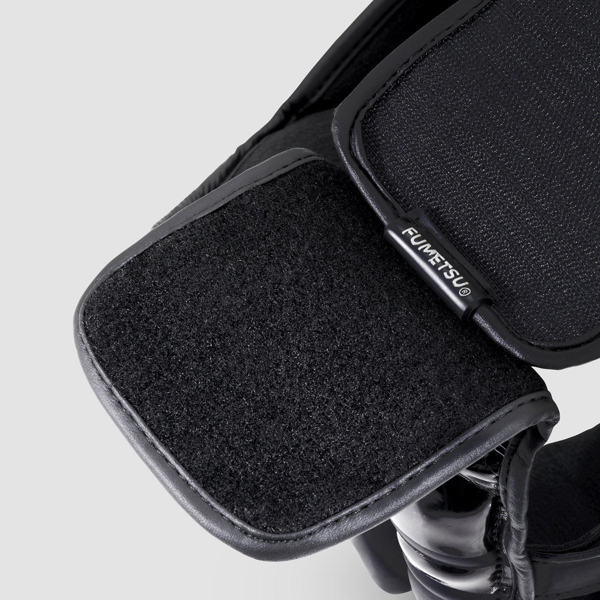 Black/White Fumetsu Ghost S3 Head Guard