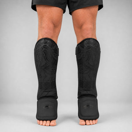 Fumetsu Anaconda Shin/Instep Guards Black/Black Lifestyle 1