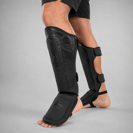Fumetsu Anaconda Shin/Instep Guards Black/Black Lifestyle 2