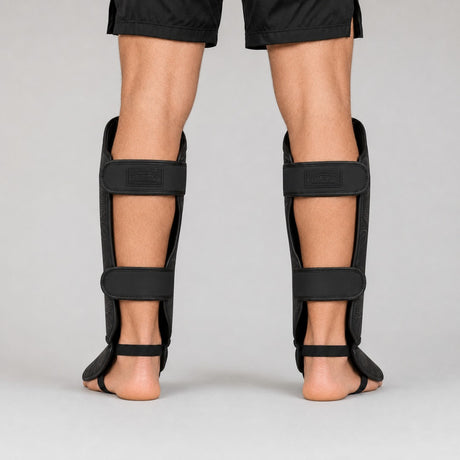 Fumetsu Anaconda Shin/Instep Guards Black/Black Lifestyle 3