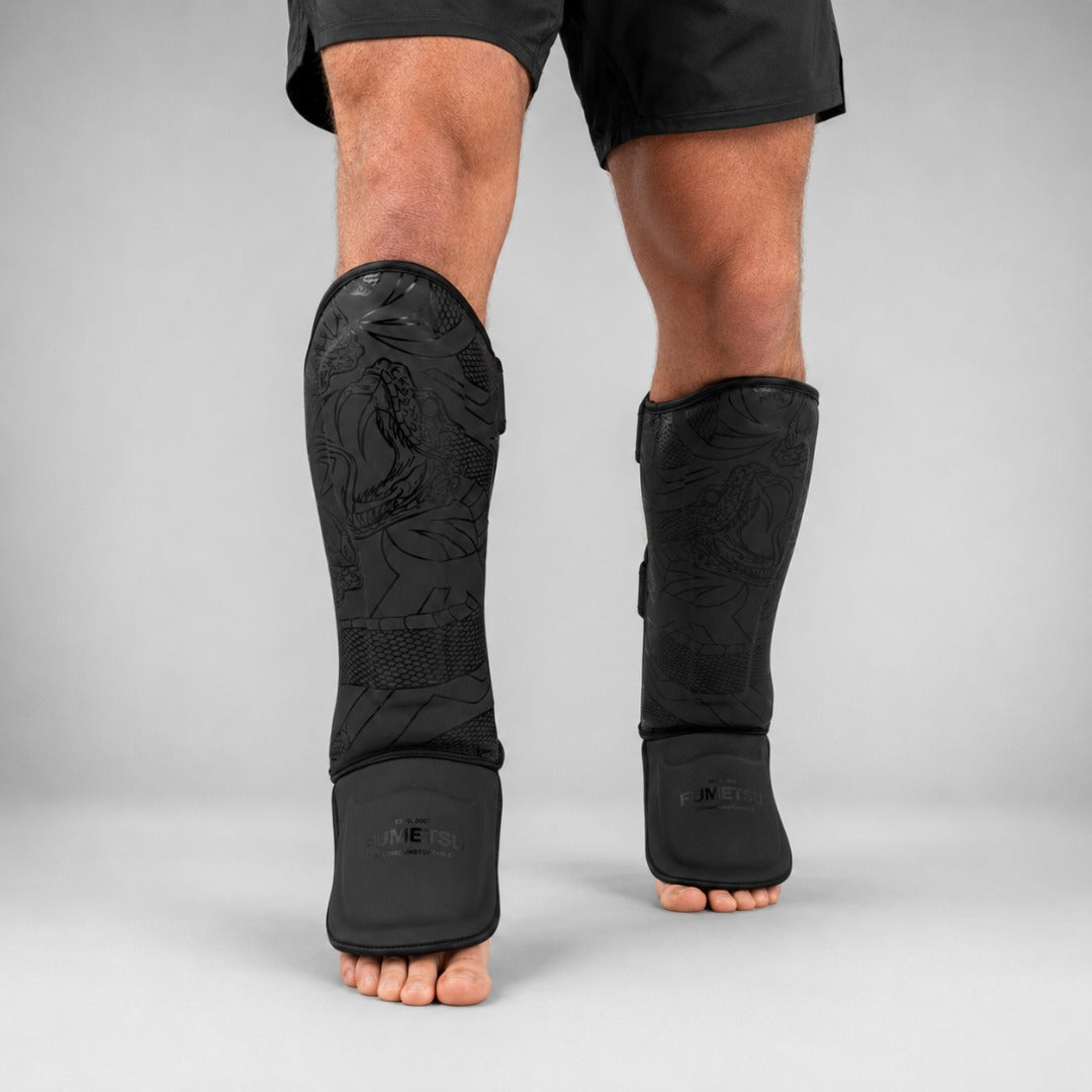 Fumetsu Anaconda Shin/Instep Guards Black/Black Lifestyle 5