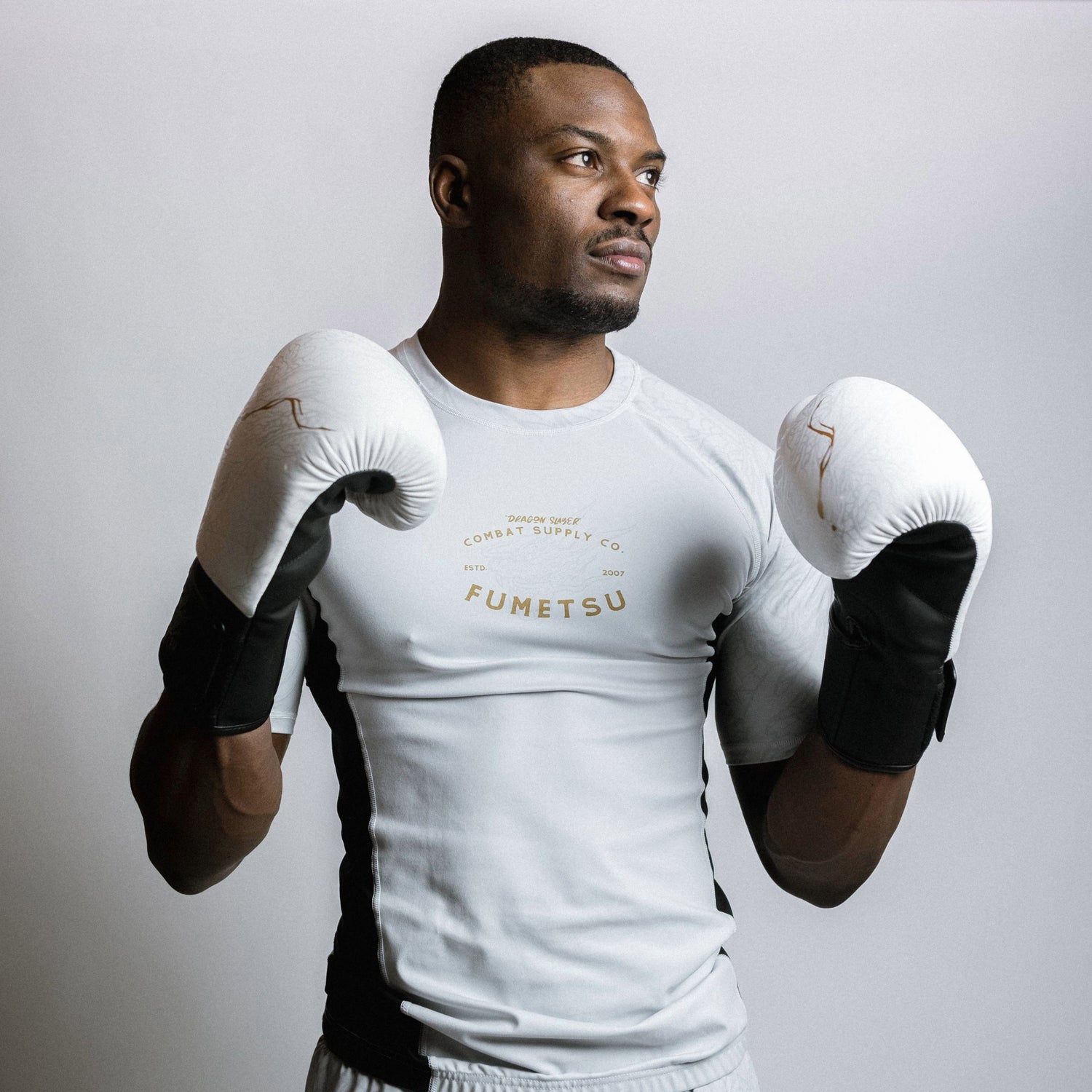 Fumetsu Dragon Slayer Short Sleeve Rash Guard White/Black/Gold