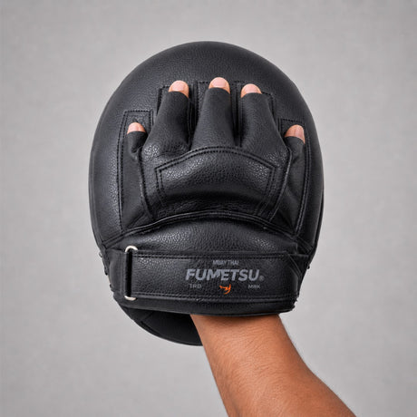 Fumetsu FMT1 Air Thai Focus Pads Black Lifestyle 4