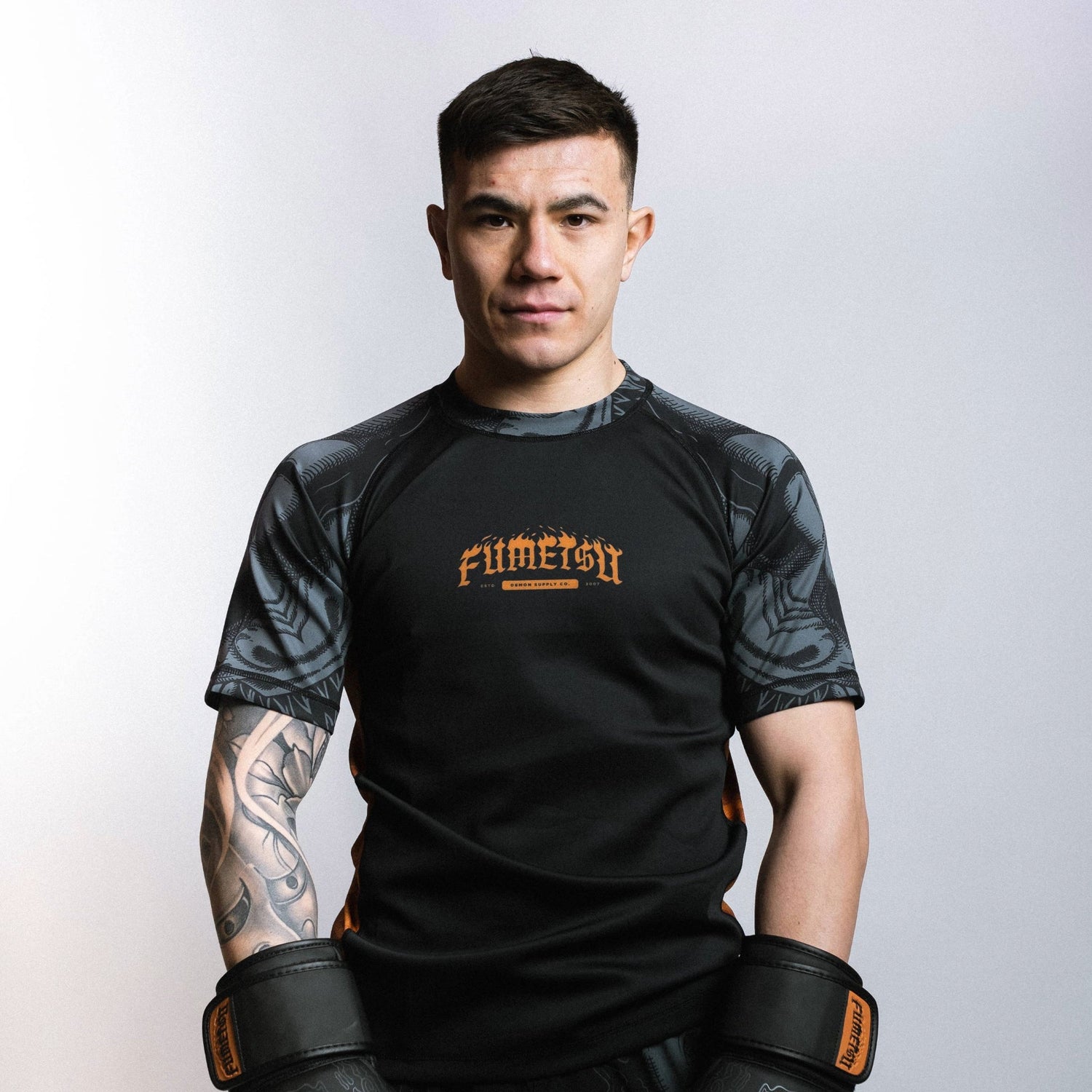 Fumetsu Oni Short Sleeve Rash Guard Black/Grey/Bronze